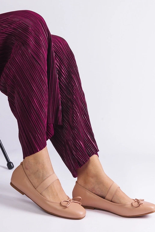 Ballerine beige con elastico e fiocco...