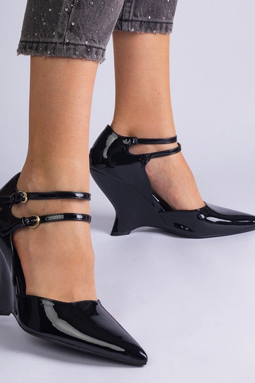 Décolleté in vernice nera... 2