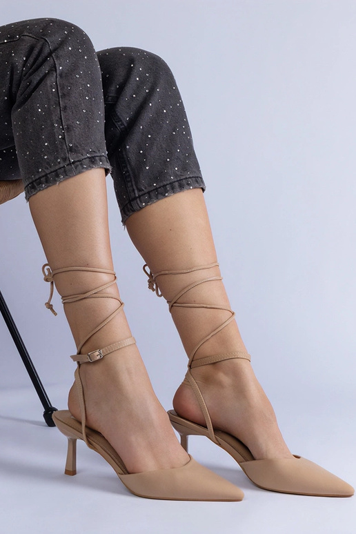 Decolleté beige aperte con punta...