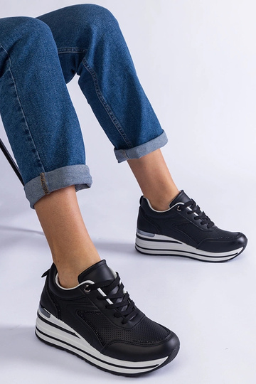 Sneakers nere con plateau...