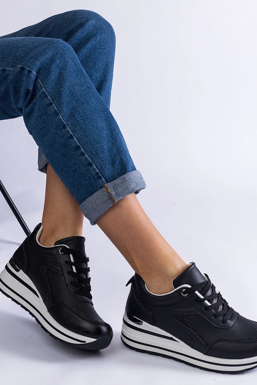 Sneakers nere con plateau decorate...