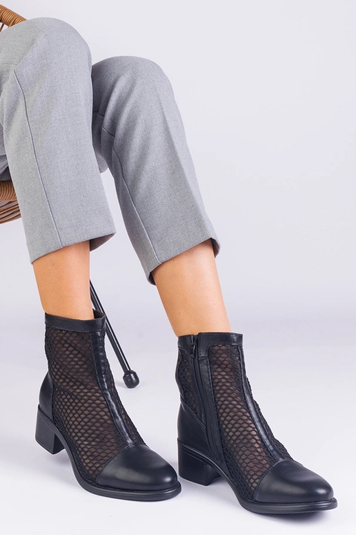 Stivaletti in rete nera con tacco a...