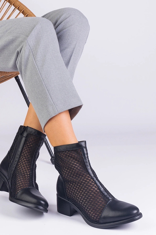 Stivaletti in rete nera con tacco a...