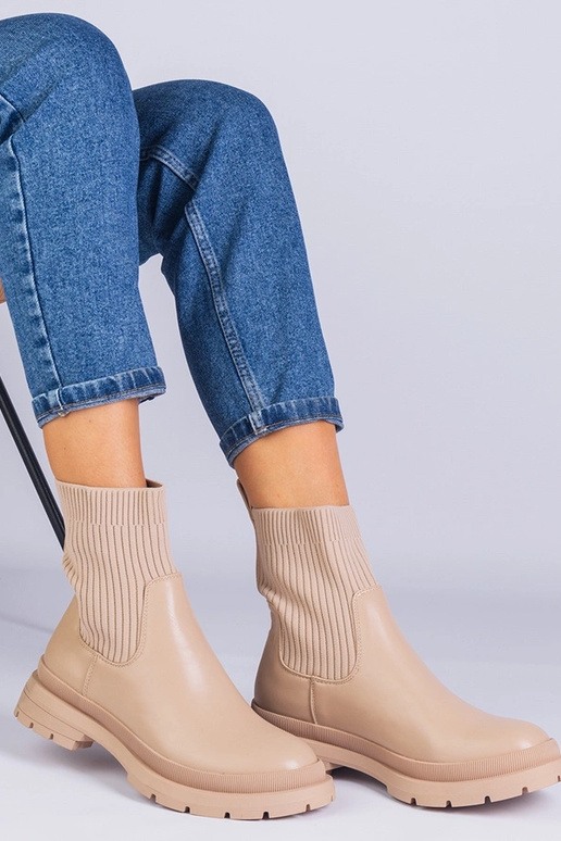 Stivaletti marroni con tomaia in...