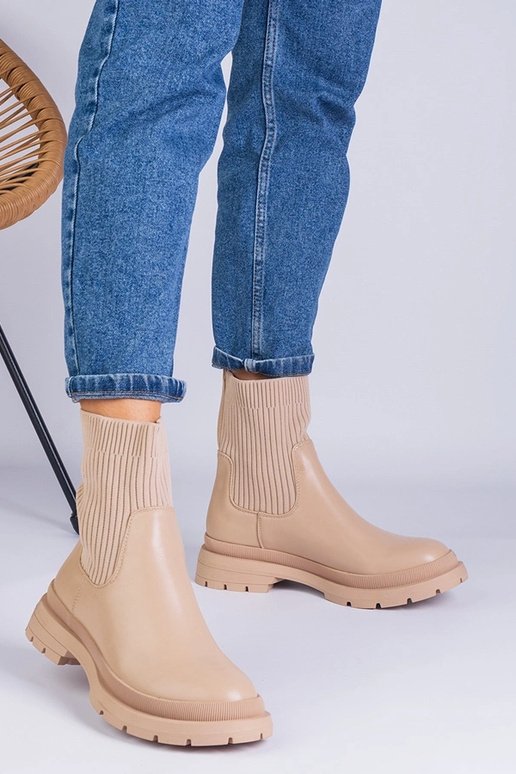 Stivaletti marroni con tomaia in...