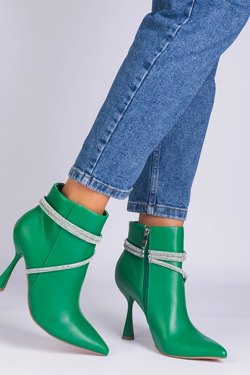 Stivaletti verdi con tacco alto...