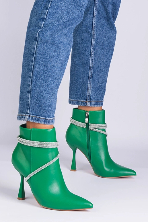 Stivaletti verdi con tacco alto...