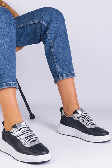 Sneakers nere da donna decorate con glitter Kasabella 2