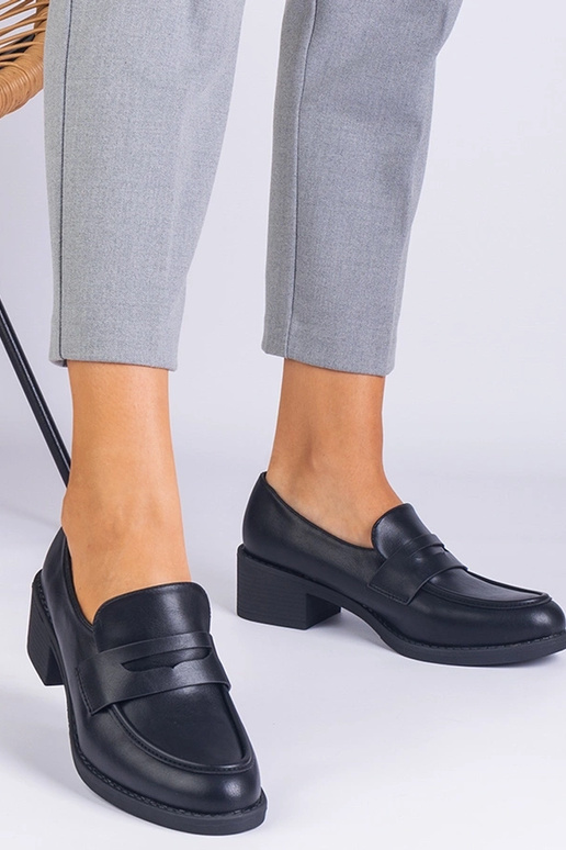 Scarpe basse da donna in ecopelle...