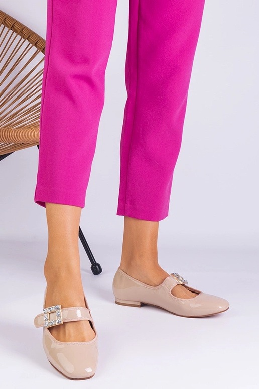 Ballerine beige in vernice decorate... Ballerine beige in vernice decorate...