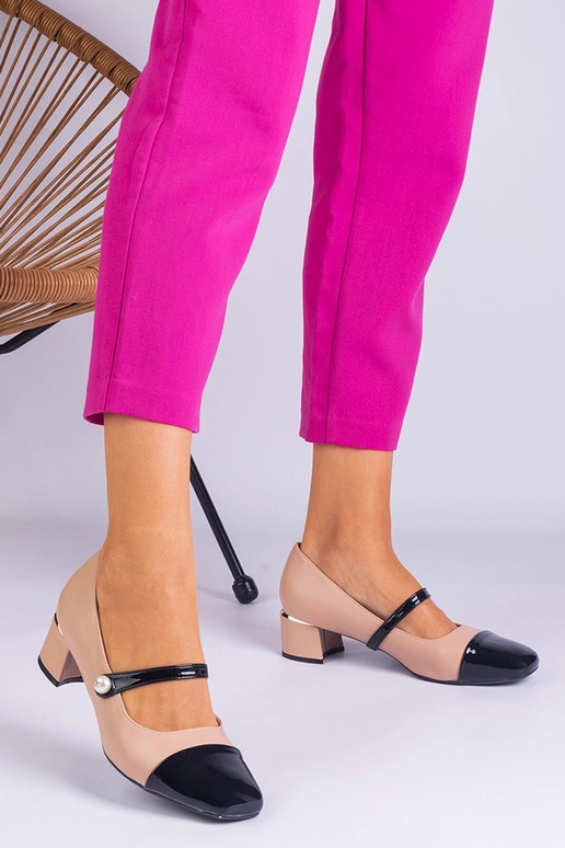 Décolleté beige con punta verniciata...