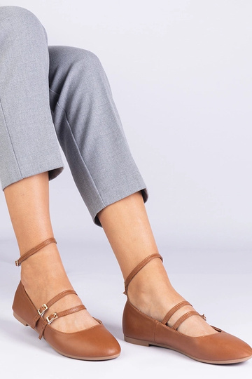 Ballerine in similpelle marrone con fibbie Vitoldora
