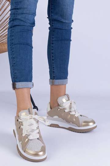 Sneakers beige da donna con allacciatura decorativa Grejs 2
