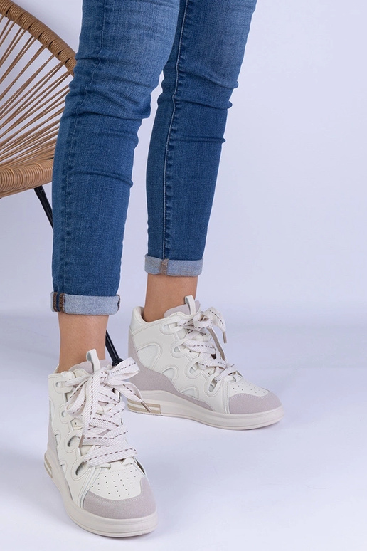 Sneakers bianche da donna con lacci...