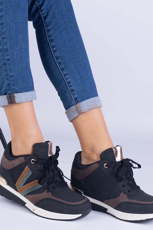 Sneakers nere da donna con zeppa...