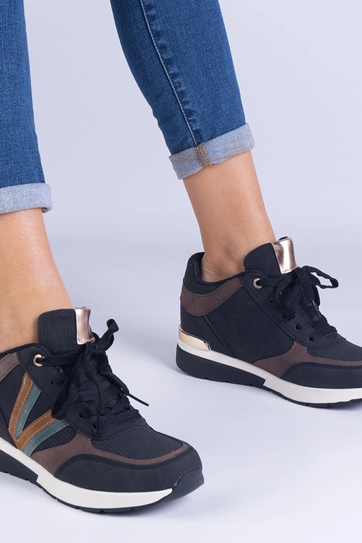 Sneakers nere da donna con zeppa...