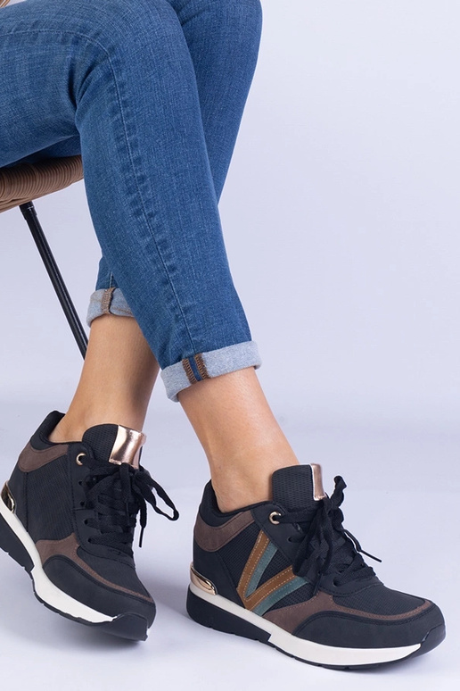 Sneakers nere da donna con zeppa...