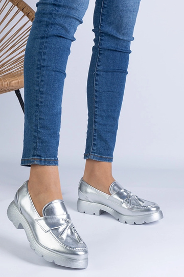 Scarpe classiche argento con frange Esitta 2