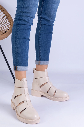 Stivali beige in ecopelle con ritagli e tacco basso Kalipso 2