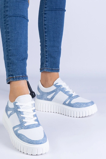 Sneakers blu traforate con... 2
