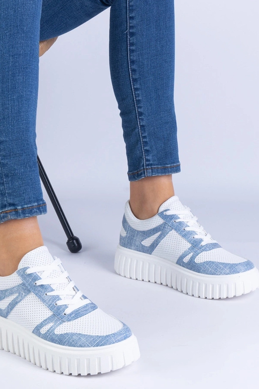 Sneakers blu traforate con suola...