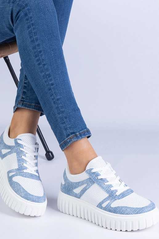 Sneakers blu traforate con suola...