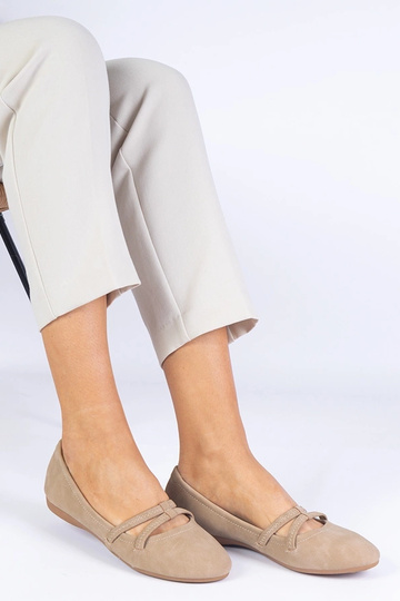 Ballerine beige da donna in ecopelle opaca Baronna