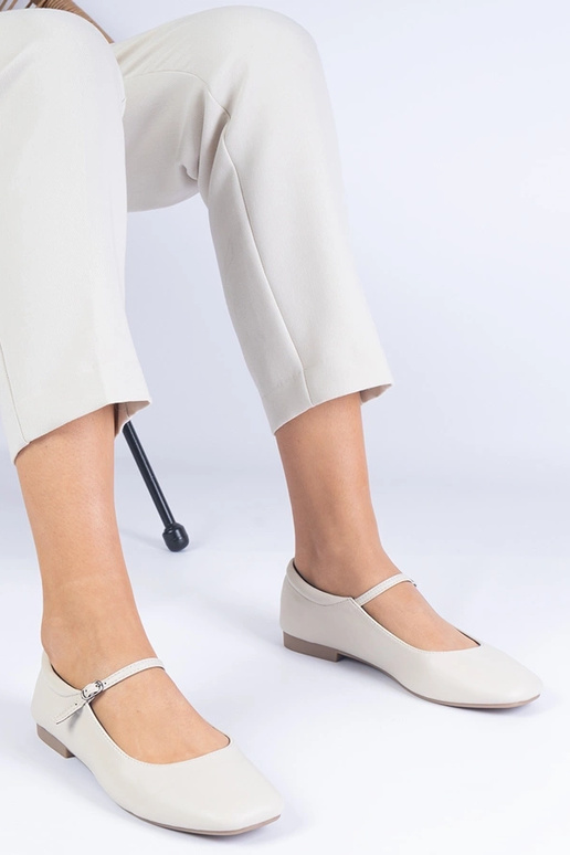 Ballerine classiche beige in ecopelle... Ballerine classiche beige in ecopelle...