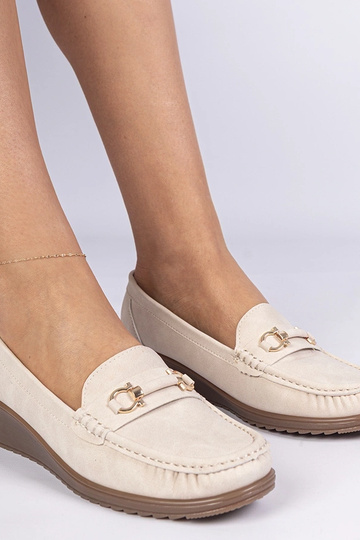 Mokasini crema da donna con tacco alto Sambada 2