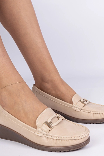 Mokasini beige da donna con tacco alto in ecopelle Kappi 2