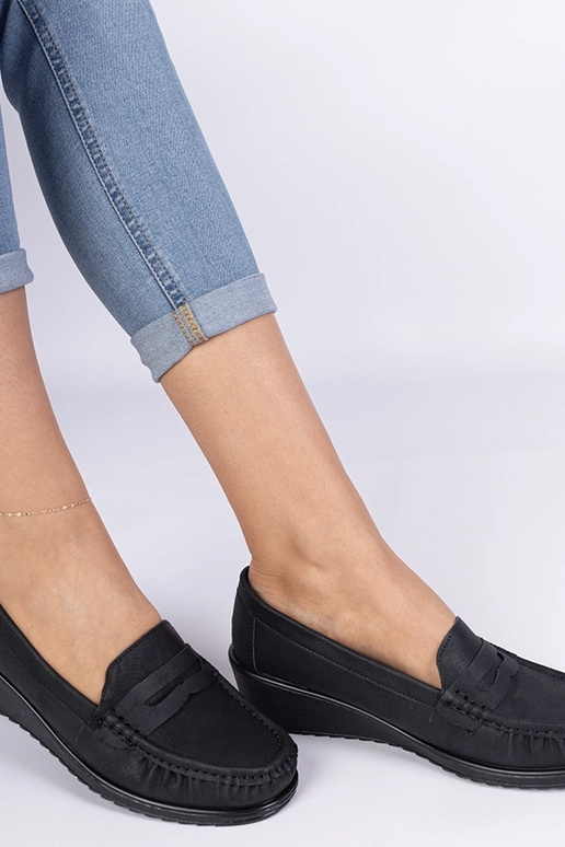 Mokasini neri da donna con zeppa Zorani