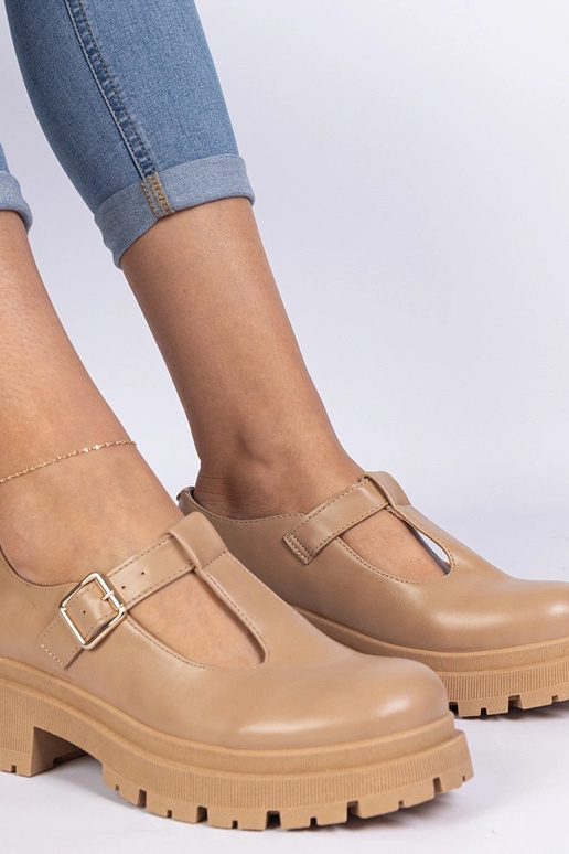 Scarpe con piattaforma in similpelle...