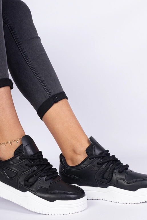 Sneakers nere da donna con lacci...