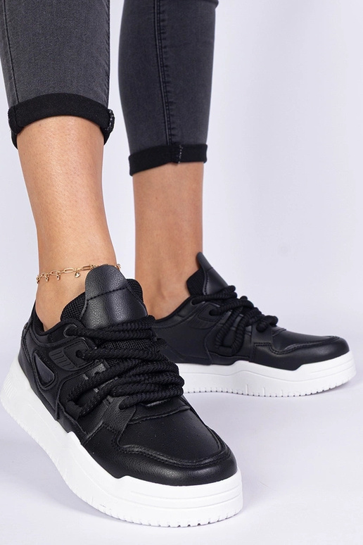 Sneakers nere da donna con lacci...