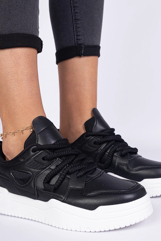 Sneakers nere da donna con lacci...