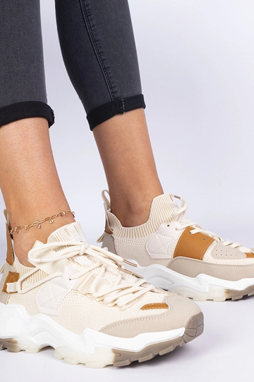 Sneakers beige da donna con gambale a calza Milada 2