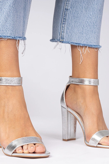 Sandalini argento con tacco...