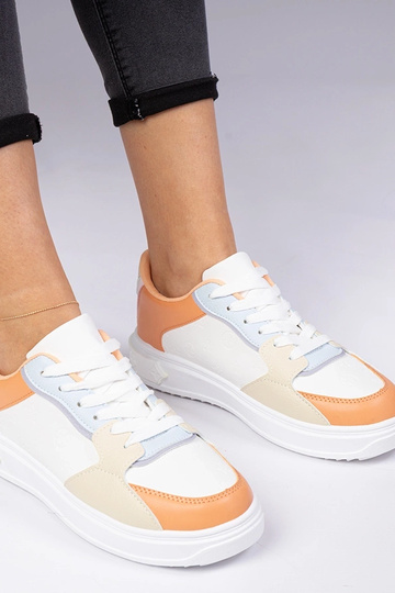 Scarpe sportive bianche-arancioni in similpelle Lavilia
