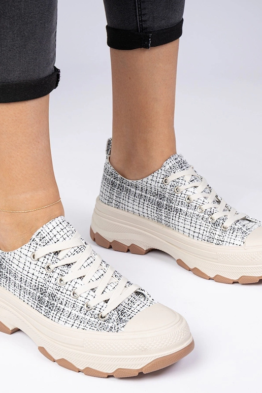 Scarpe da ginnastica bianche e nere...