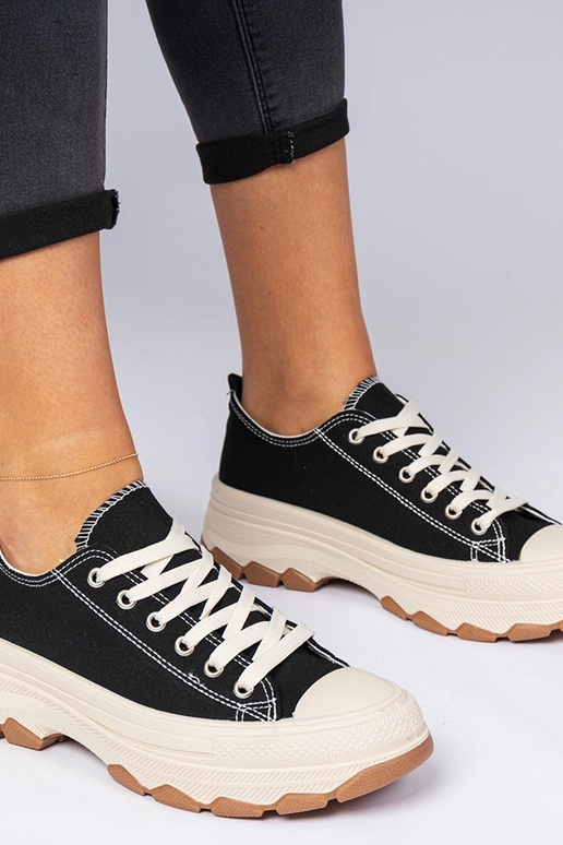 Scarpe da ginnastica nere con suola...