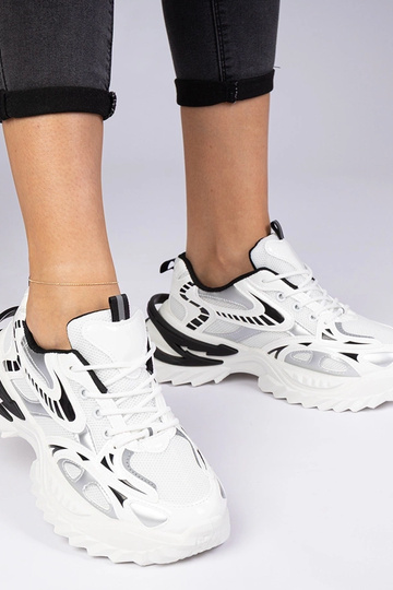 Sneakers sportive bianche con suola massiccia Lirata