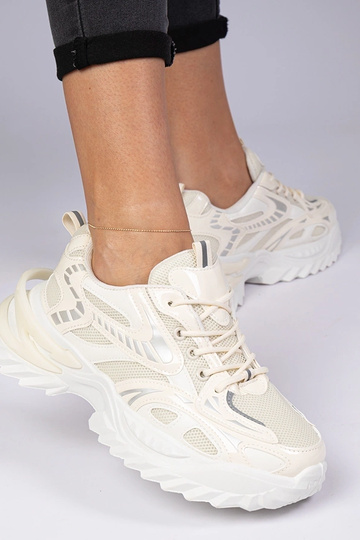 Sneakers sportive beige con suola massiccia Lirata 2