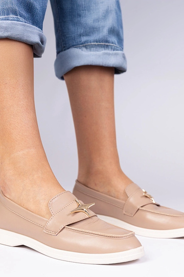 Mokasyny da donna beige scuro con decorazione dorata Senna