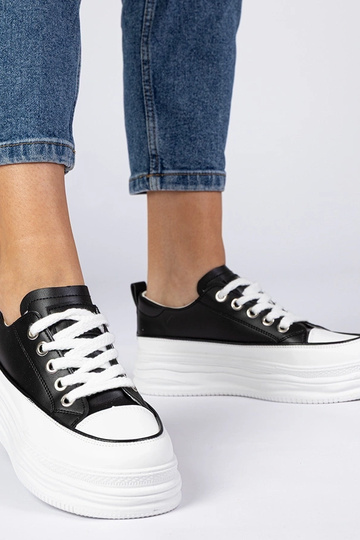 Sneakers bianche e nere da donna con suola alta Selina 2