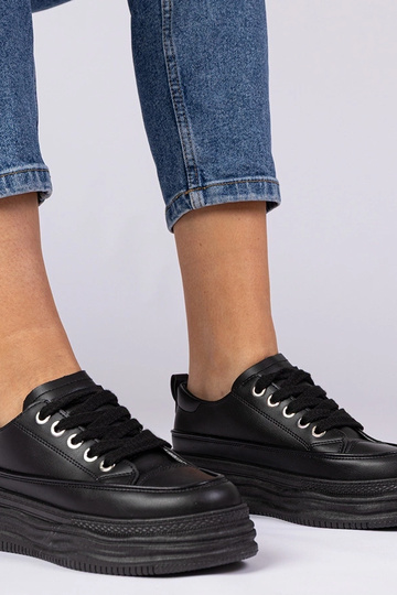 Trampki nere femminili nere...