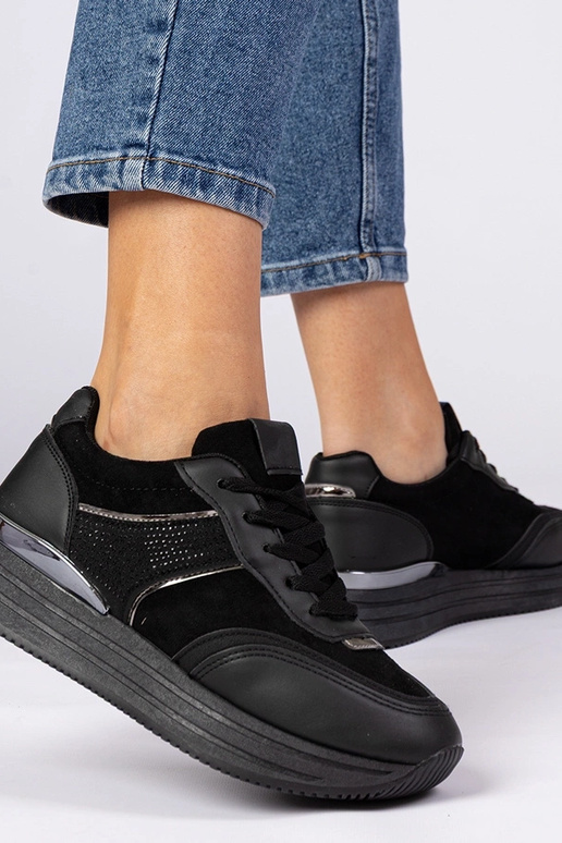 Sneakers femminili nere con zeppa e...