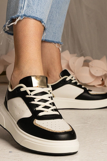 Sneakers da donna nere con dettaglio glitter Zorra 2