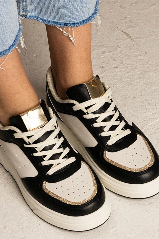 Sneakers da donna nere con dettaglio...