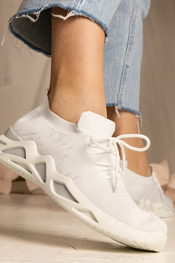 Sneakers da donna bianche con gambale a calza Miyana 2