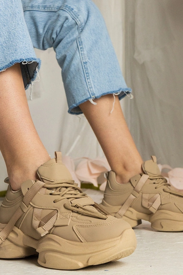 Sneakers marroni da donna...